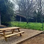 Avec Extérieur Et Terrain De Pétanque *