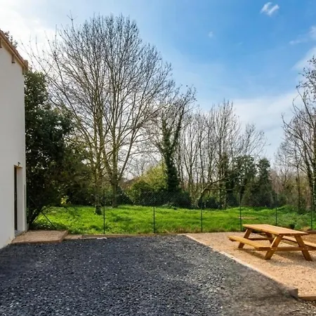 Avec Exterieur Et Terrain De Petanque Lägenhet *
